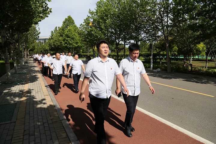 唐山市殡葬事业服务中心党支部组织健步走主题党日活动